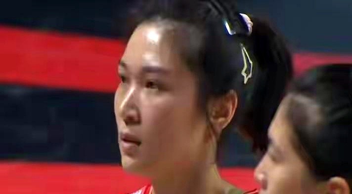 看看女排这套新阵容，绝对是冲着重返巅峰夺冠去的。王梦洁这个世界级自由人太争气了，后防有她兜底。前排如