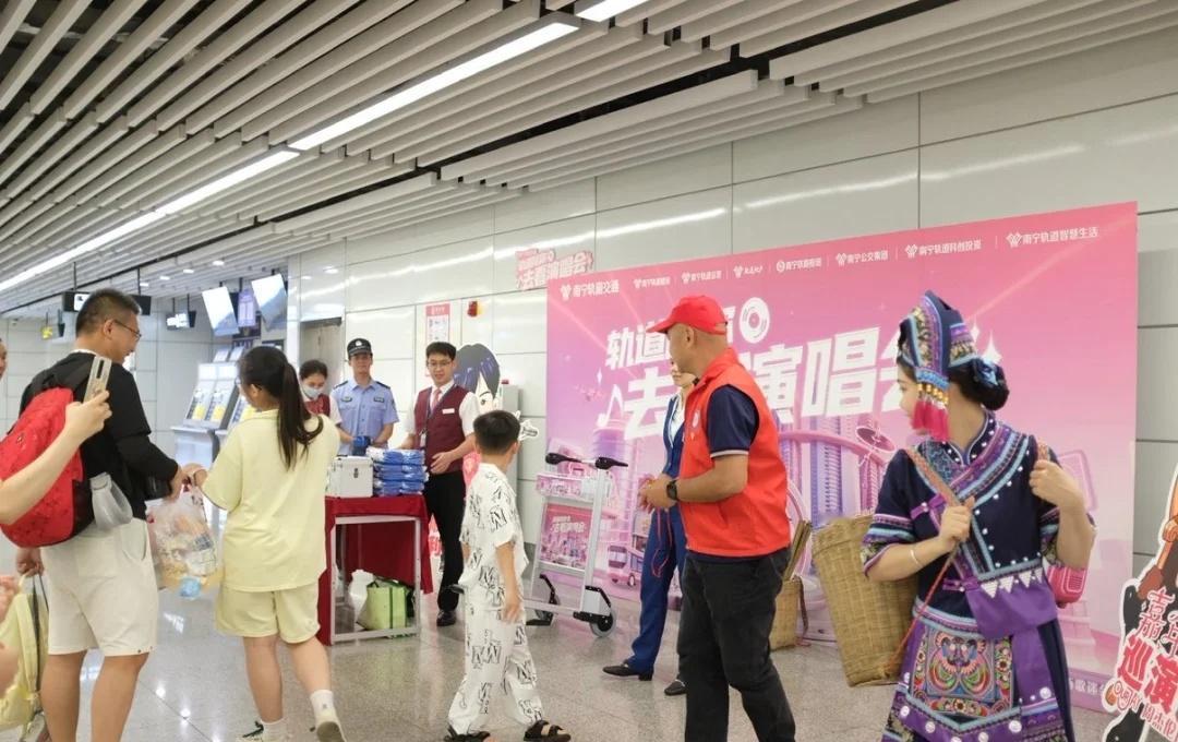 谁懂啊！🚇南宁地铁把杰迷的三月三宠到哭💖赴「甜甜的南宁」之约的杰迷，刚下