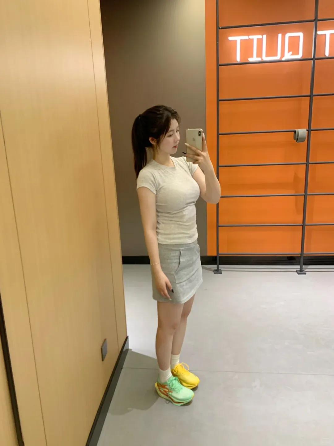 健身房遇见她，怎么才能让她注意到你