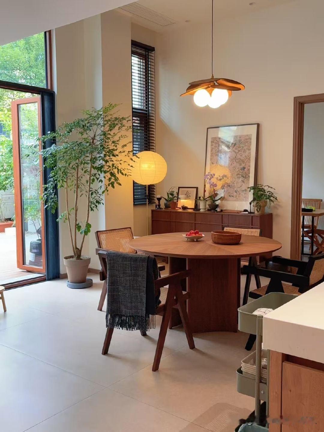 这一波房价降的这么惨。很大原因是在2017年房价大涨以后，很多买房人的心态就变