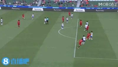 中国女足终于在加时赛第3分钟取得进球！王霜助攻邵子钦劲射破门！亚洲杯1/4决赛