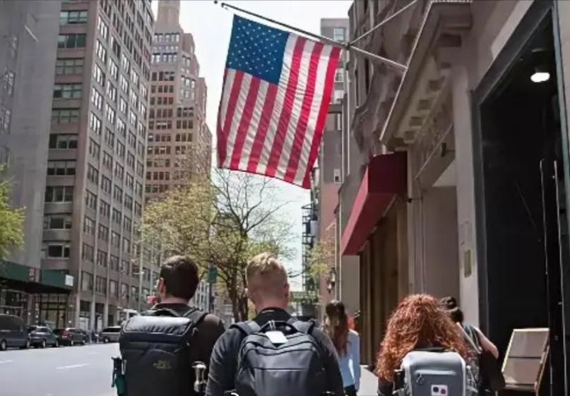 为什么移民美国的都不回来？其实，很多人不是不想回，是回不来了。从他们踏出移民