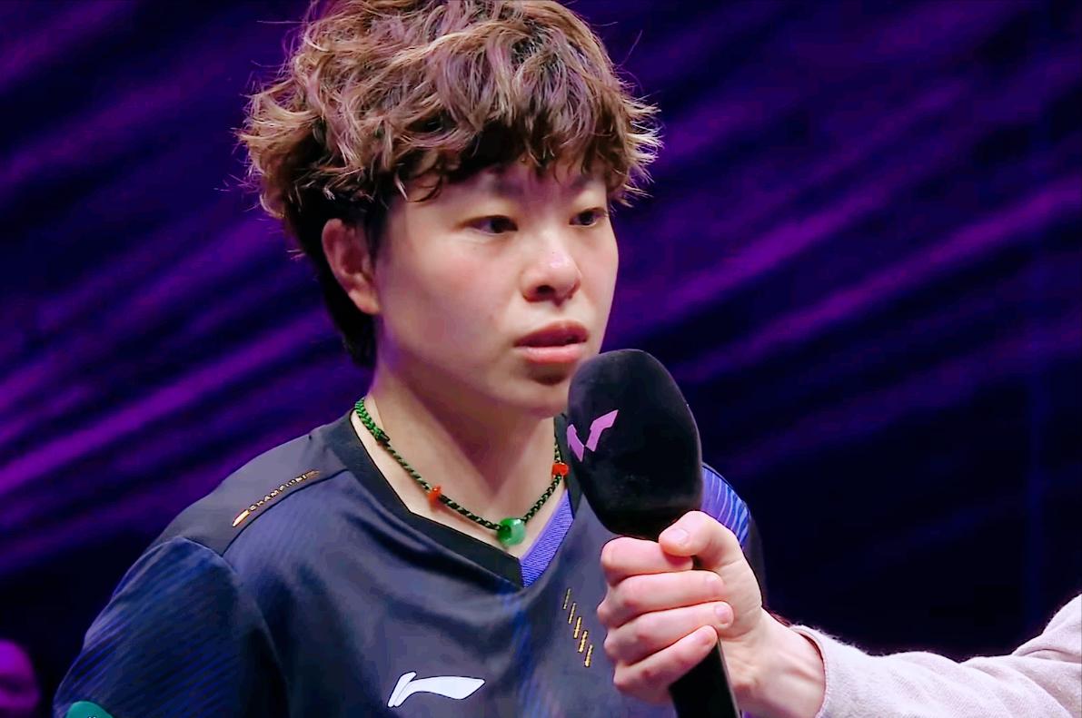 王艺迪虽然4:3拿下申裕斌，但是为何突然断电，赛后采访，大迪终于说明原因。主持