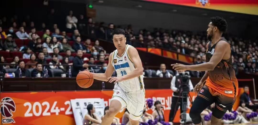北京队选翟晓川当队长，其它球队很有借鉴参考价值，为啥不是亚洲十大球星之一周琦(国