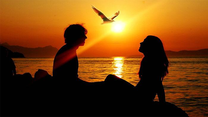 你其实最想要的，不是轰轰烈烈，而是一个会陪你走下去的他你有没有过那种突然觉得