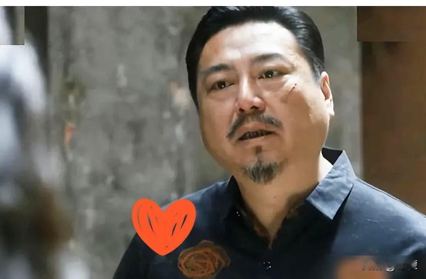 张嘉益一个电话打过去：“哥，别教书了，出来演个混混。”当时上海戏剧学院的台词