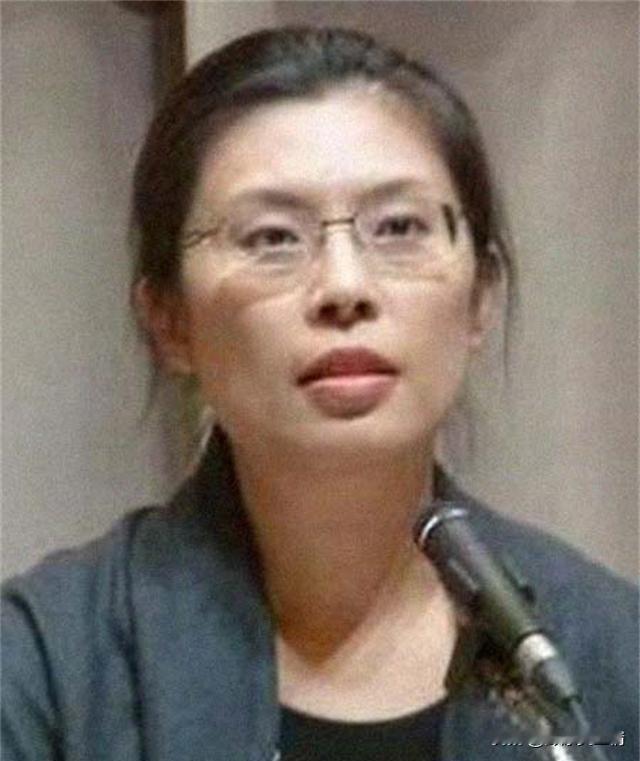 郑丽文年轻时也应该是的大美女。