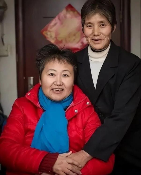 2004年，浙江，一名48岁女子在医院做护工，接到一个出车祸女孩，医生说：会成为