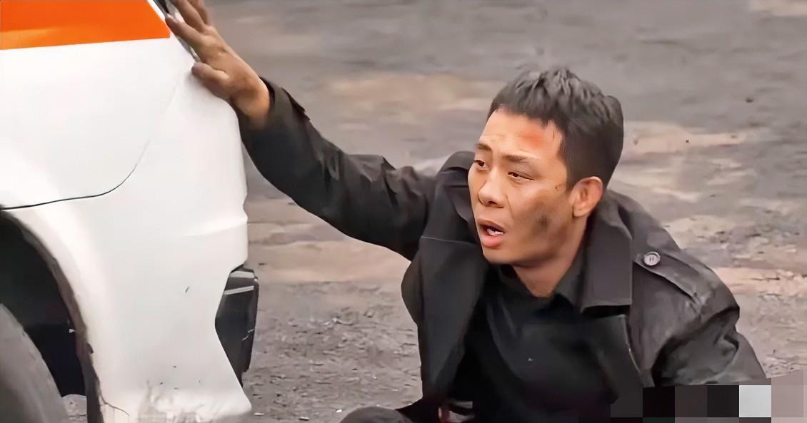 看到洪亮开车回老家见爹妈我突然就懂了洪亮为啥老是眼睛叽里咕噜的转眼睛转，是