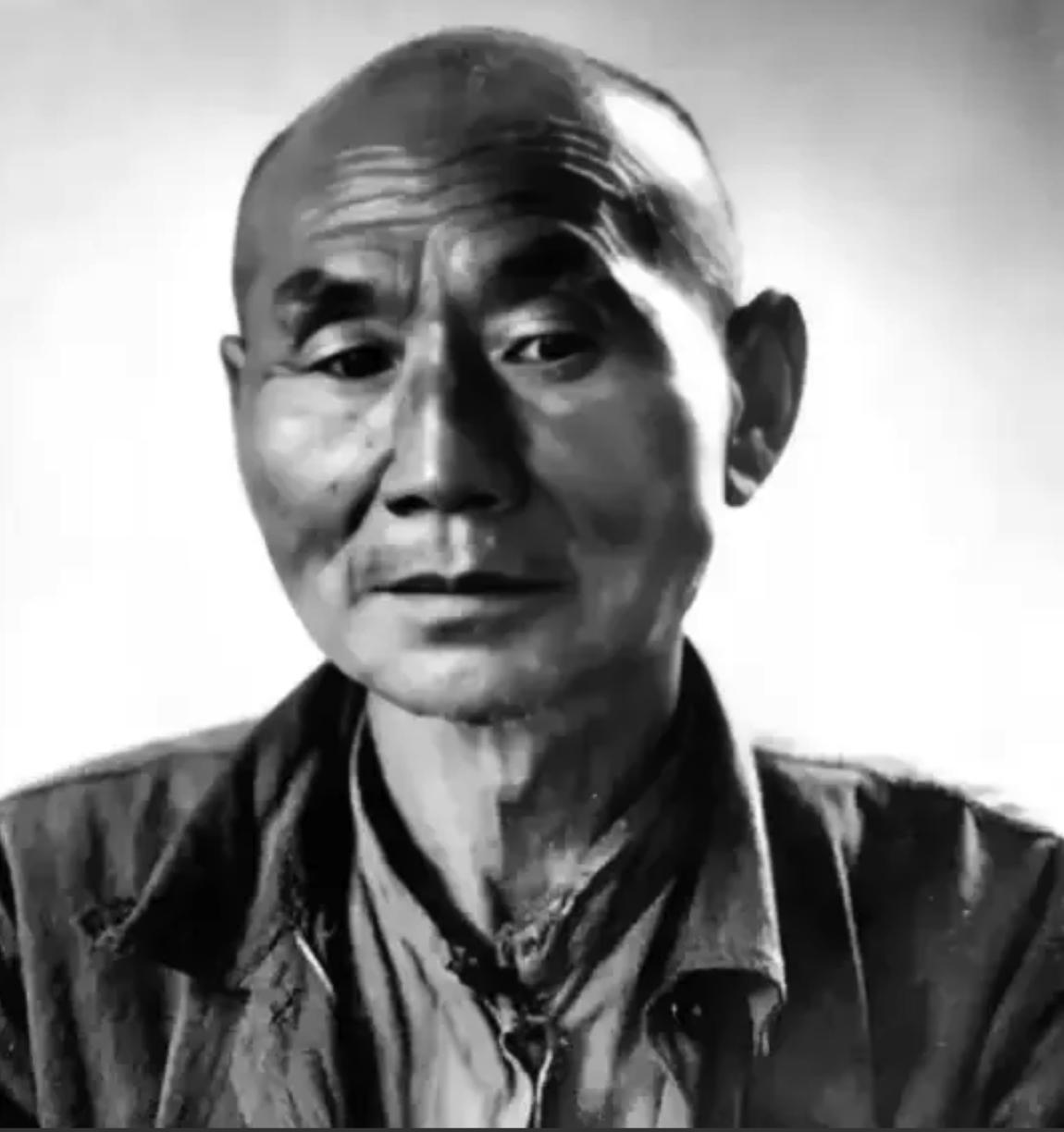 1937年12月，南京。一个17岁的少年，被日军押进一个院子。日军让他跪