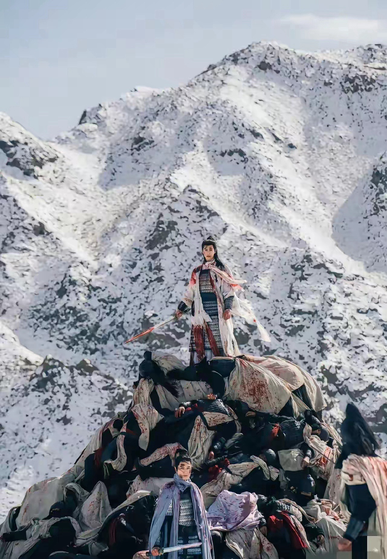 闲着没事《冰湖重生》，有两个场景把我看笑了，内心OS：这是什么离谱操作！？小林站