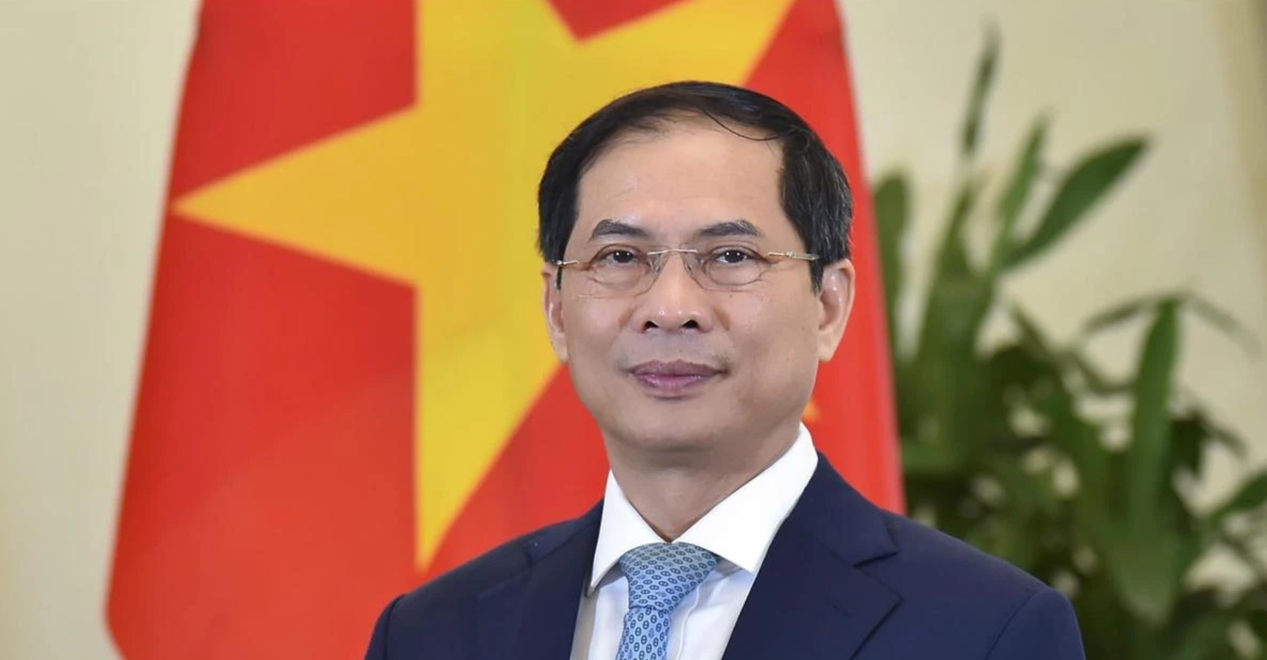 【越南被特朗普摆了一道，越方高层转头找上王毅】越南出卖中国、滑跪美国一事下文来