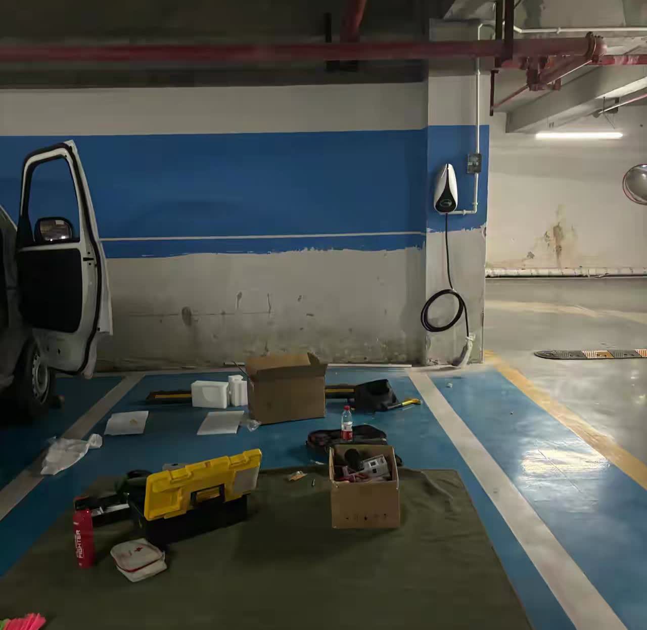 自从给自家车库装上充电桩，我的用车习惯彻底变了！以前加油时总盯着APP比价，哪家