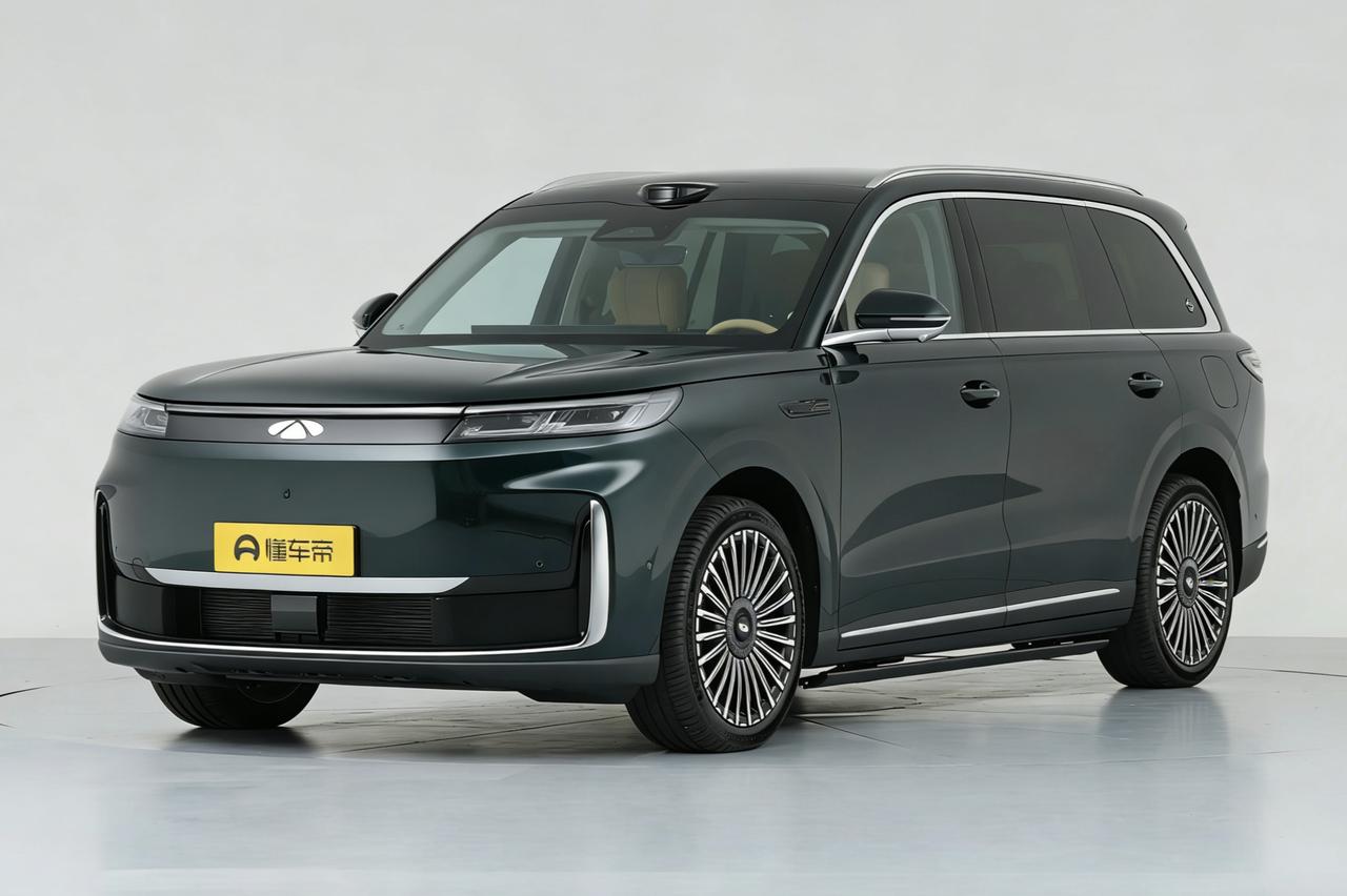 风云T11换了个前脸，是不是能多卖5万元？很多人觉得风云T11前脸不好看，导