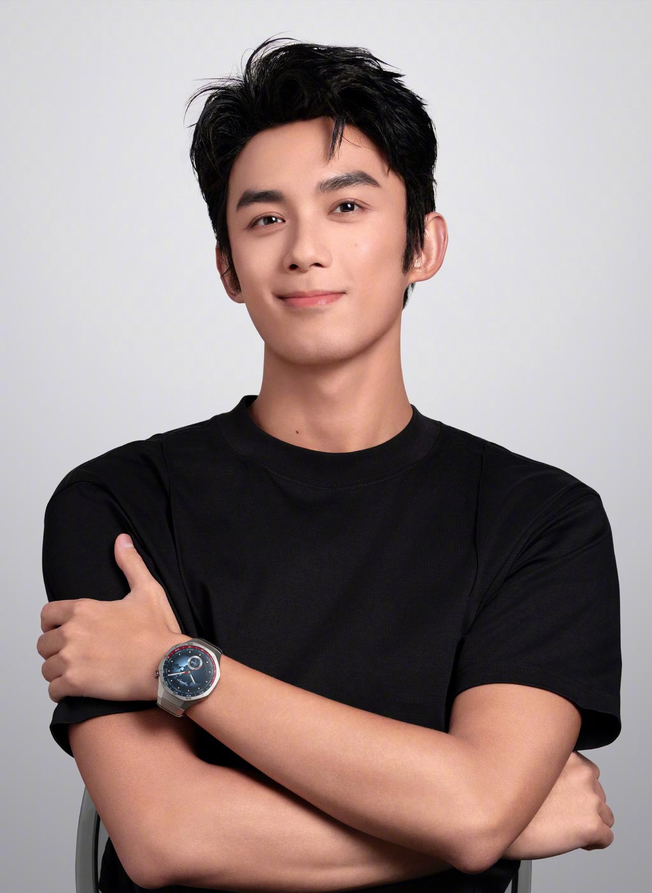 明星八卦0418🍉：1.李小冉对上次综艺《一路繁花》的表现不太满意，在那档综