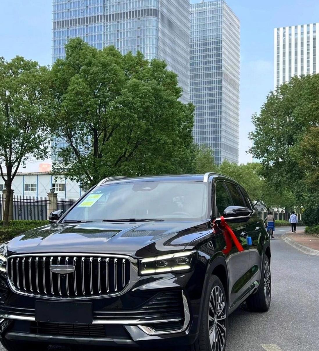 吉利星越L真的媲美30万以内的车型吗？汽车爱好者必看都说吉利星越L媲美30