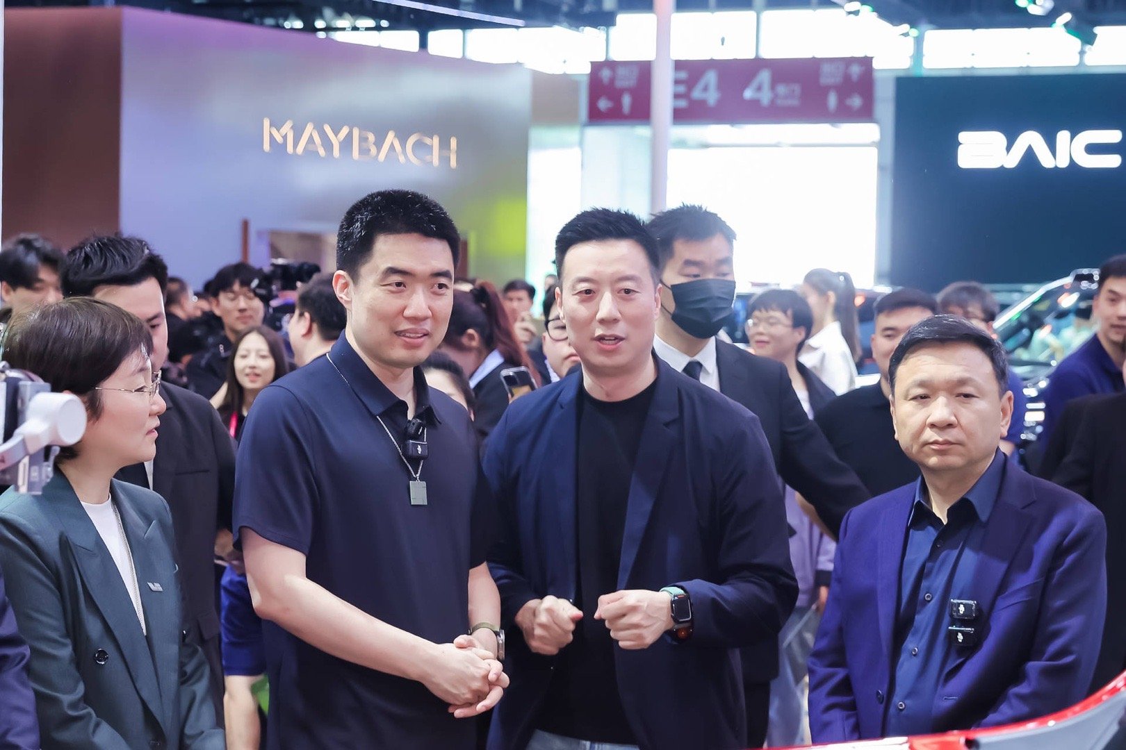 车圈大佬雷军李想都被北京81圈粉20万级方盒新选择北京81雷军看完北京81刚走，