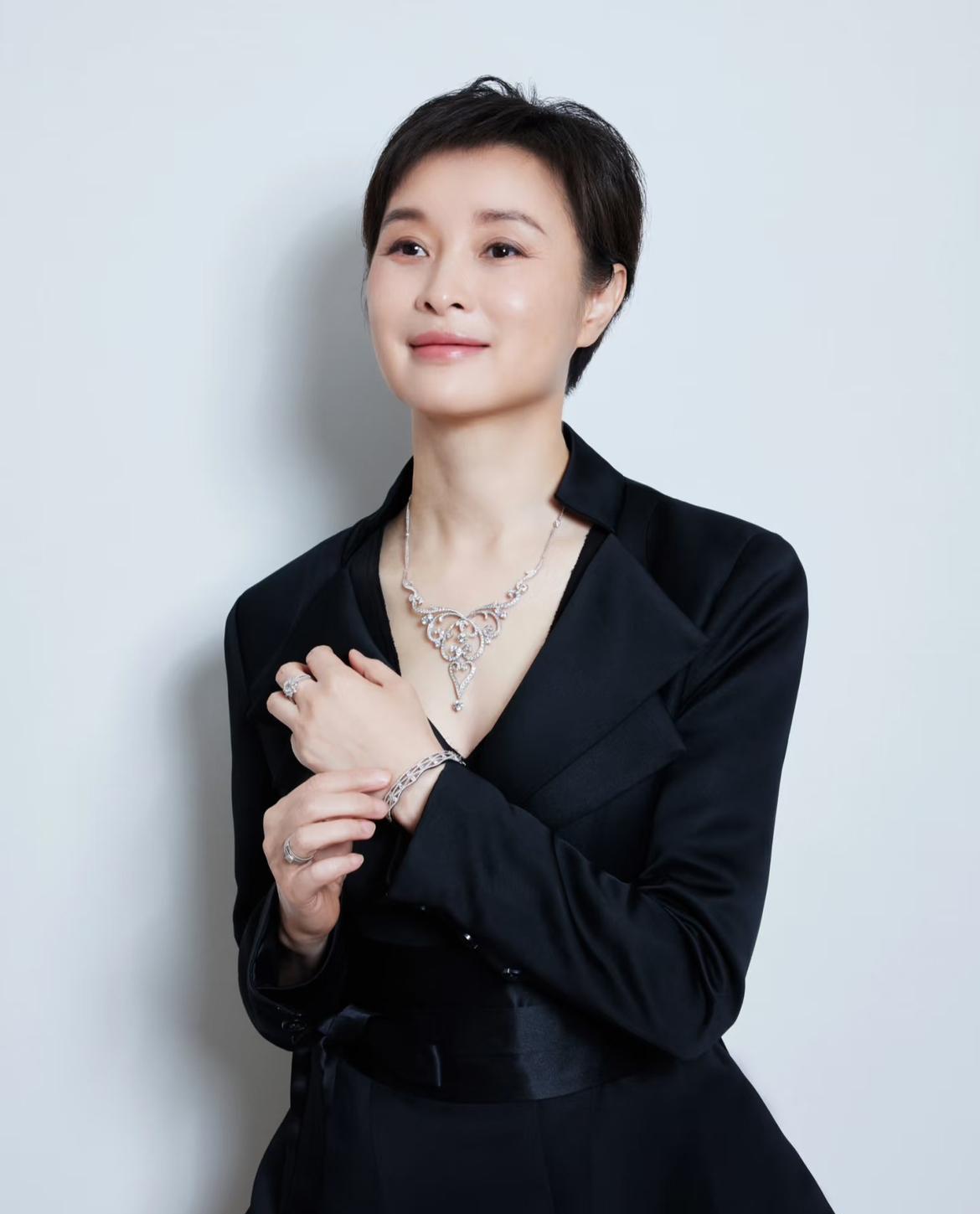 关于吴越，我发现一个玄学，那就是，凡是看过她演戏的人，就没有一个会不喜欢她的