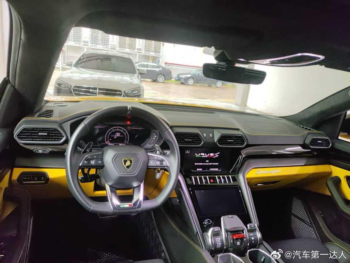 兰博基尼UrusS黄黄配色寻伯乐、23年落户，1.7万公里，(带外观分流器