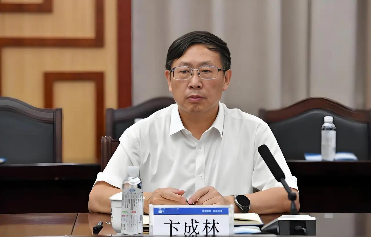 今日，卞成林被查；6个月前，谢尚果被“双开”。广西民族大学的两位原党政“一把手”