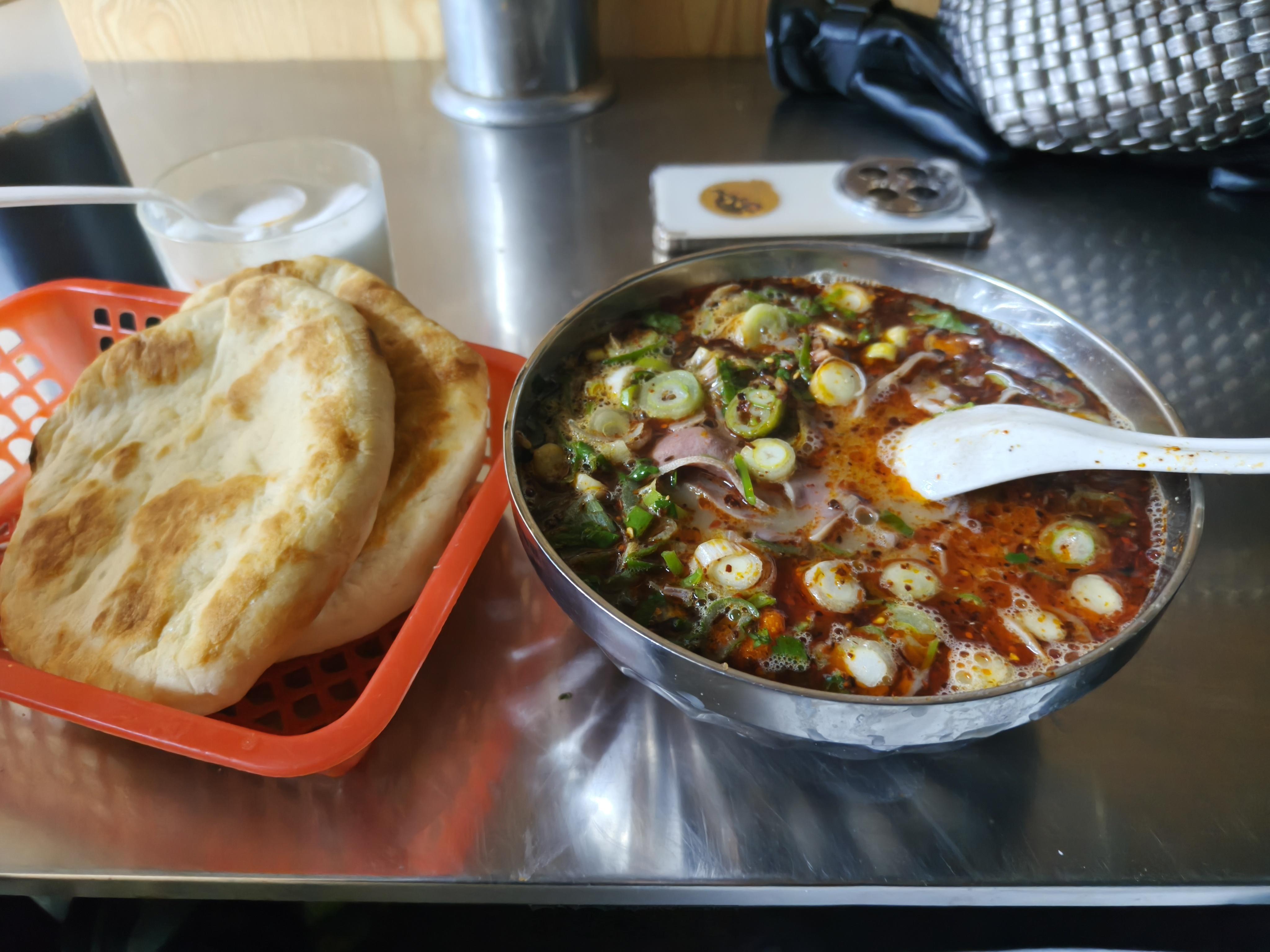 不愧是要排队的羊肉汤，味道绝了