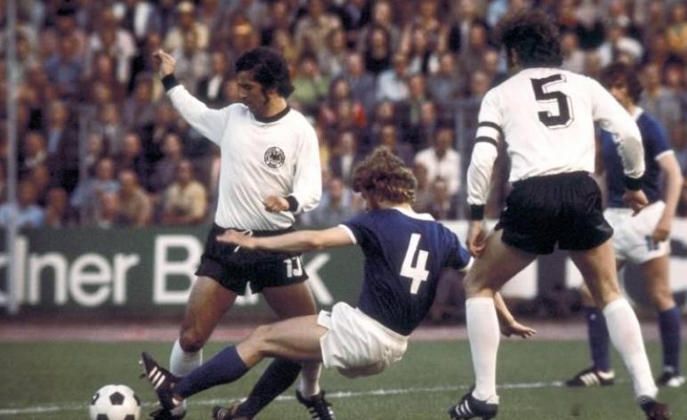 谁是仅次于“足球皇帝”贝肯鲍尔的德国足球第二人？作为数一数二的传统足球豪强，德国