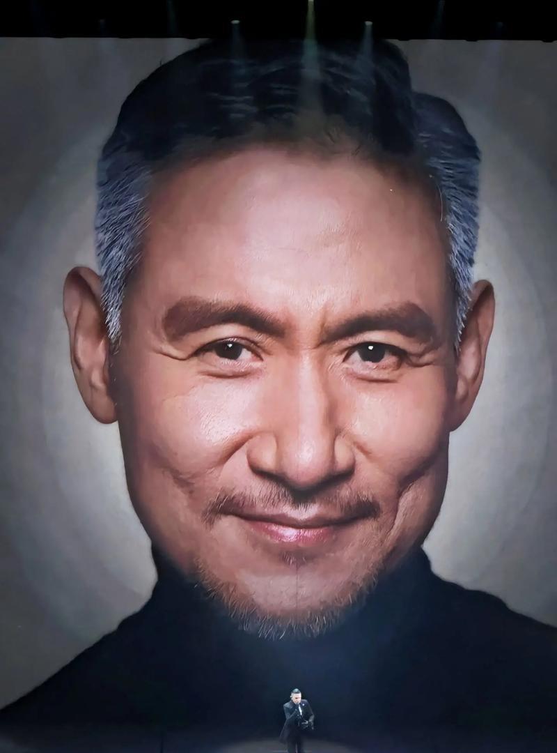 张学友到底是欠了多少钱？64岁带病开演唱会，现场破音道歉。从23年6月9号到目前