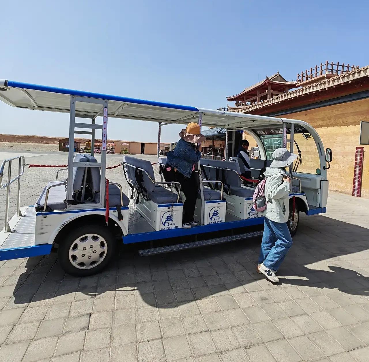 景区摆渡车，正在成为游客的“新痛点”：10公里30元，还只是起步价？国庆假期