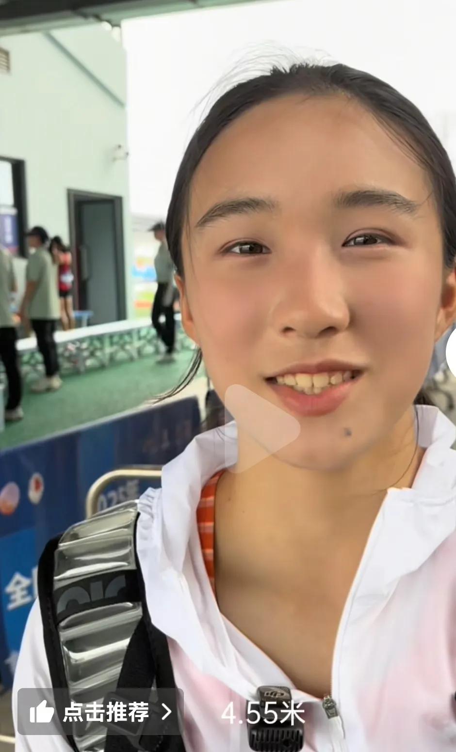 陈妤颉真的是天生的为体育而生啊，不仅仅是跑的特别快，拿到了200米亚洲冠军，跳远