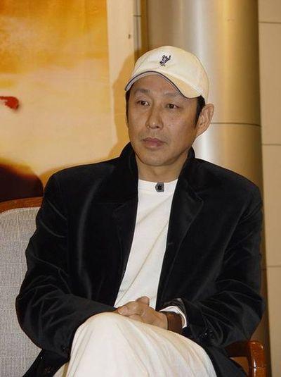 独来独往的人，想象不到的强大1、一个人，内心安稳，任凭风雨肆虐，内心就像台