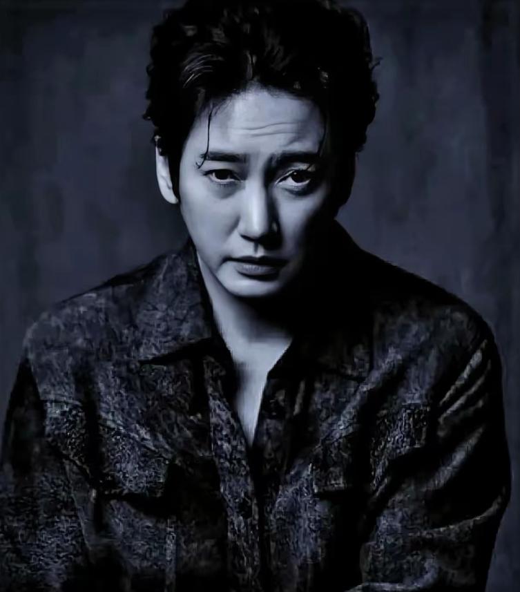 45岁，没成家，父母姐姐全走了。这得是多深的绝望？3月26号，演员李尚宝在家里悄