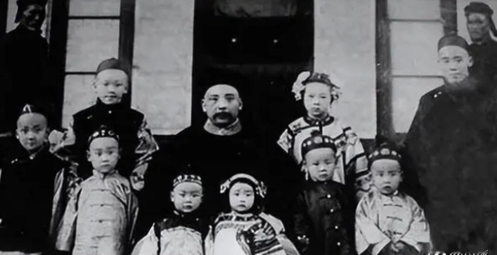 1936年，袁世凯的女儿大婚，进入洞房后，新郎兴致全无，怒骂新娘：“你个残花败柳