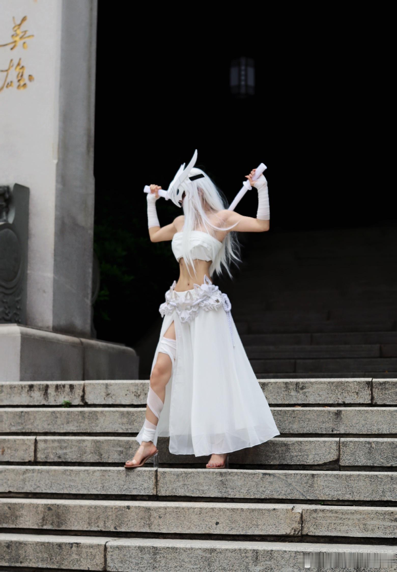 cosplaycosplay动漫cosplay永恩性转cos马甲线﻿﻿见人不如