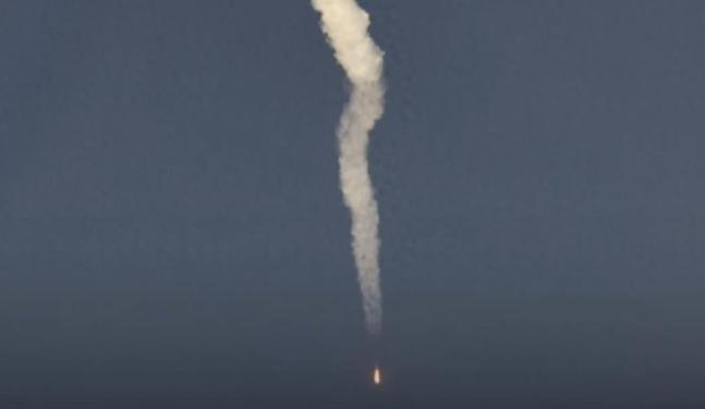 太空圈直接炸锅！俄罗斯“联盟MS-28”载人飞船从拜科努尔发射场点火升空，带着俄