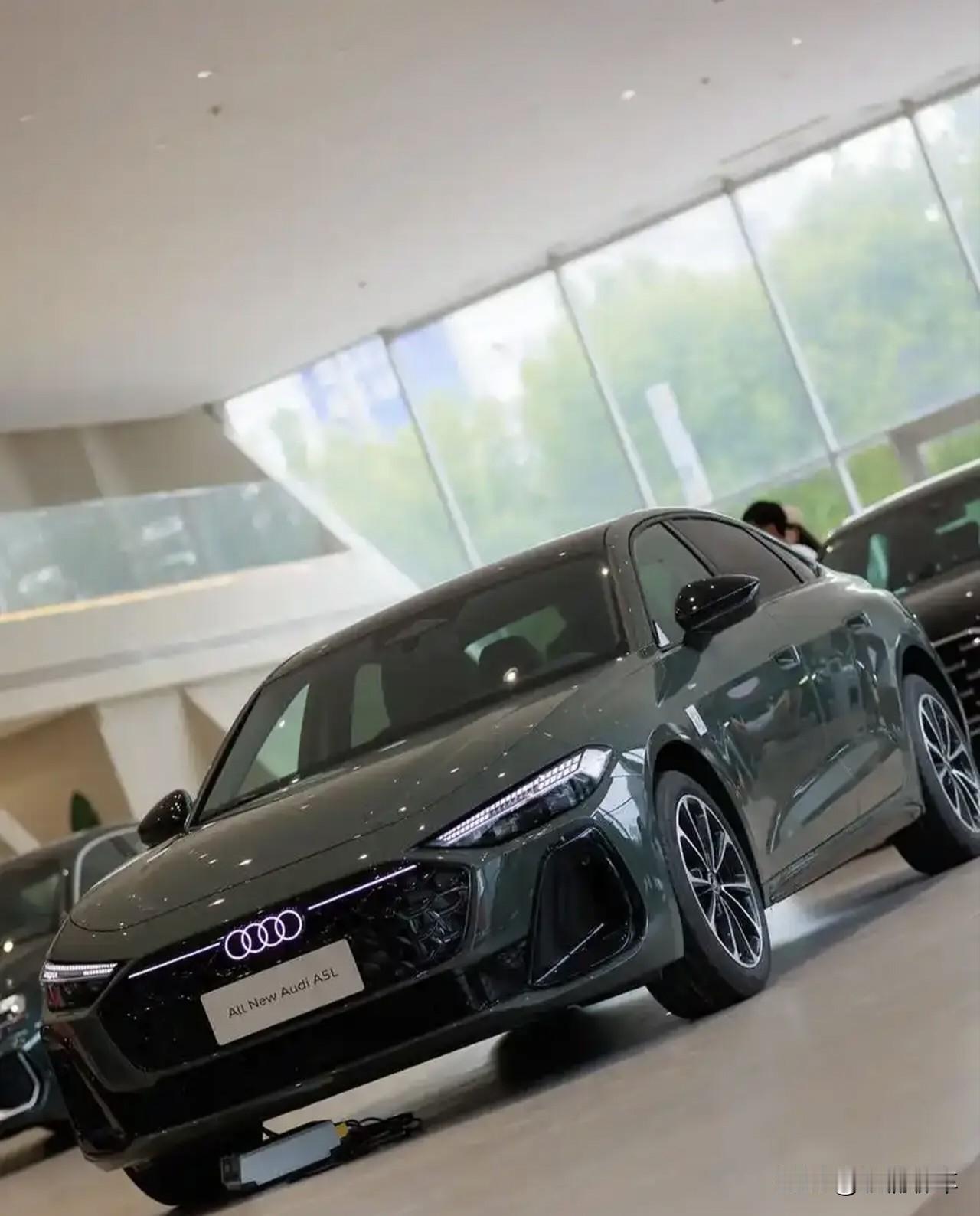 奥迪A5个人觉得也是一个奇怪的存在。入门级的版本2.0T的发动机，居然才170