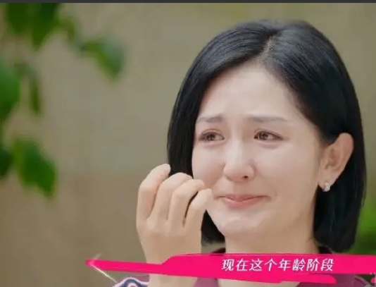 谢娜，心痛泪崩。7月25日，44岁的谢娜，冲上热搜，这一次，不是因为张杰