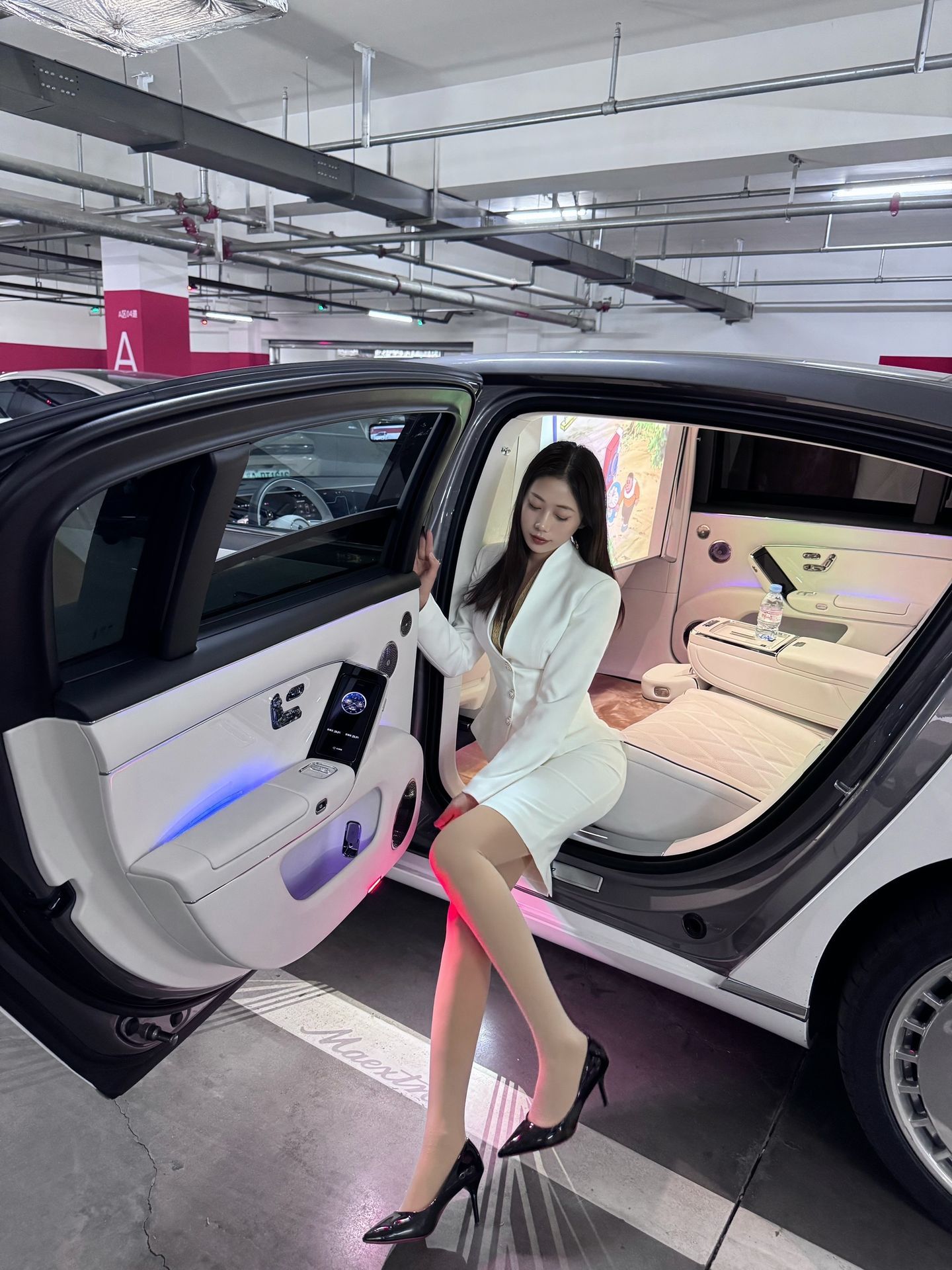 可以约你一起在车里看电影吗？