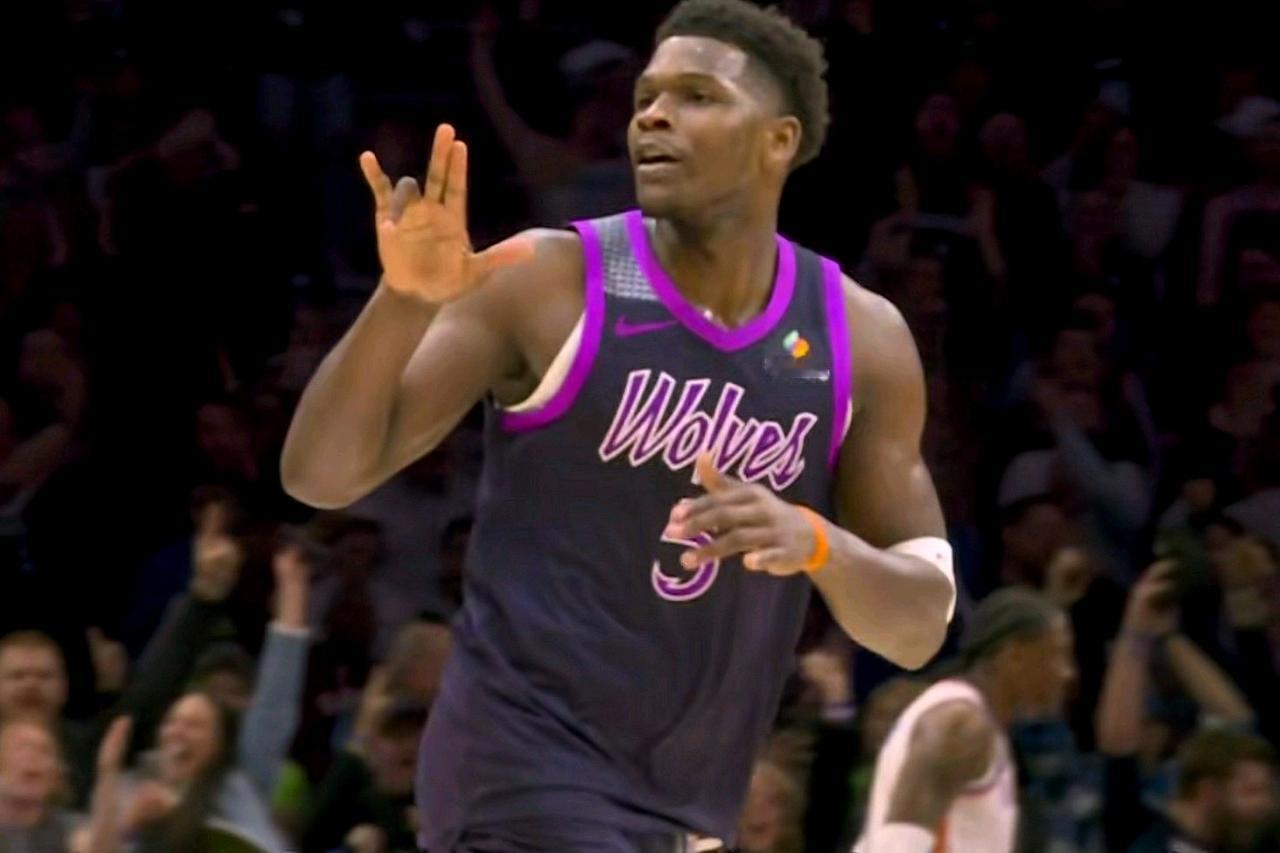 雷霆第三败！森林狼又狠狠的给雷霆上了一课：比赛吹的支离破碎！首先要说芬奇被驱逐的