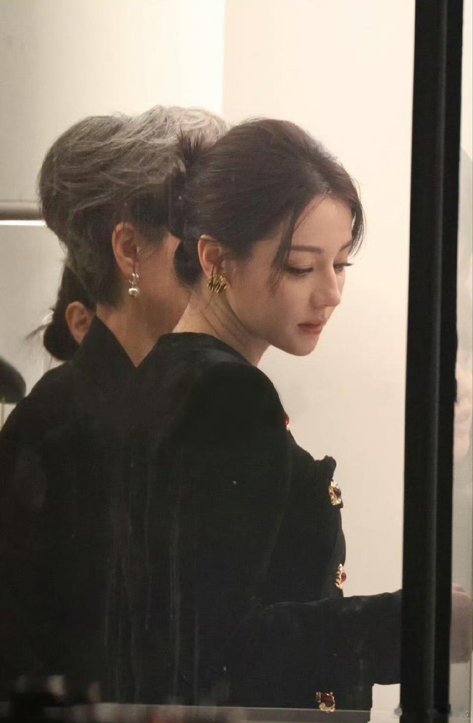 这个卫蓝完全妈妈级别黑丝、马丁靴谁来懂一下啊想快点见到这部