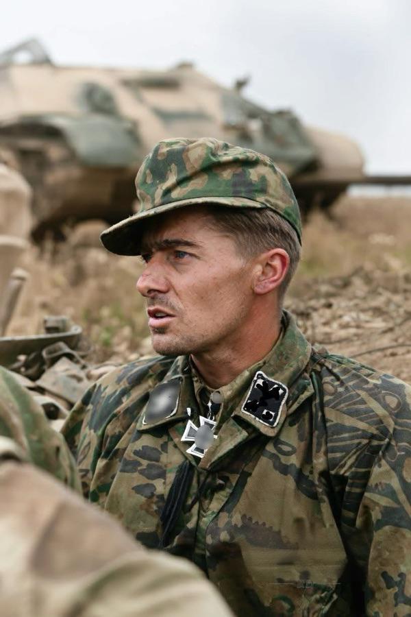 1943年，库尔斯克大会战期间，时任纳粹德国党卫军第1装甲团团长的约阿希姆·派普