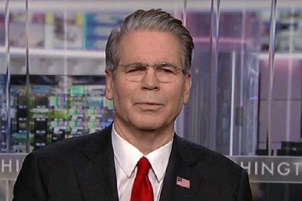 昨天，贝森特对媒体说:“刚发布的半年度外汇报告显示，中国对外顺差规模极其庞大且仍