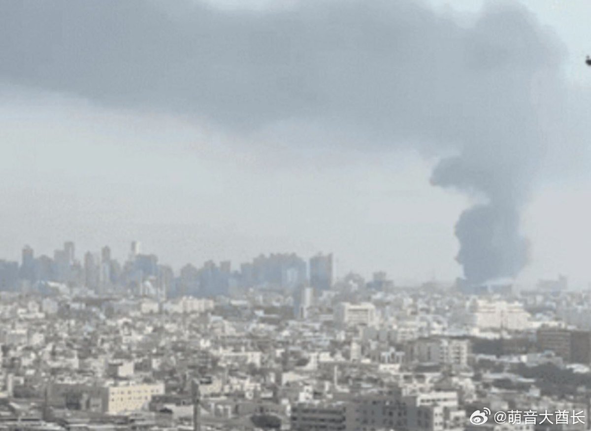 巴林遭空袭引发火灾阿拉伯消息人士上午报道称，巴林东北部传来爆炸声。据现有信息，代