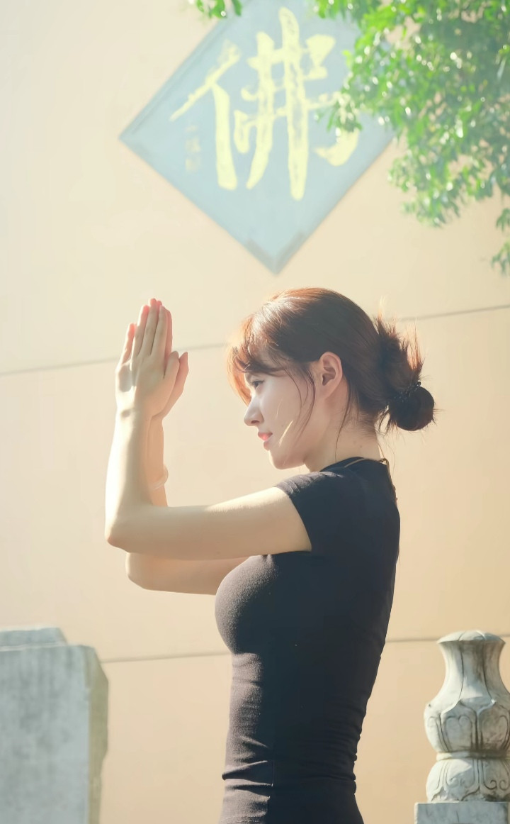 这么苗条，这么漂亮，许的什么心愿呢？
