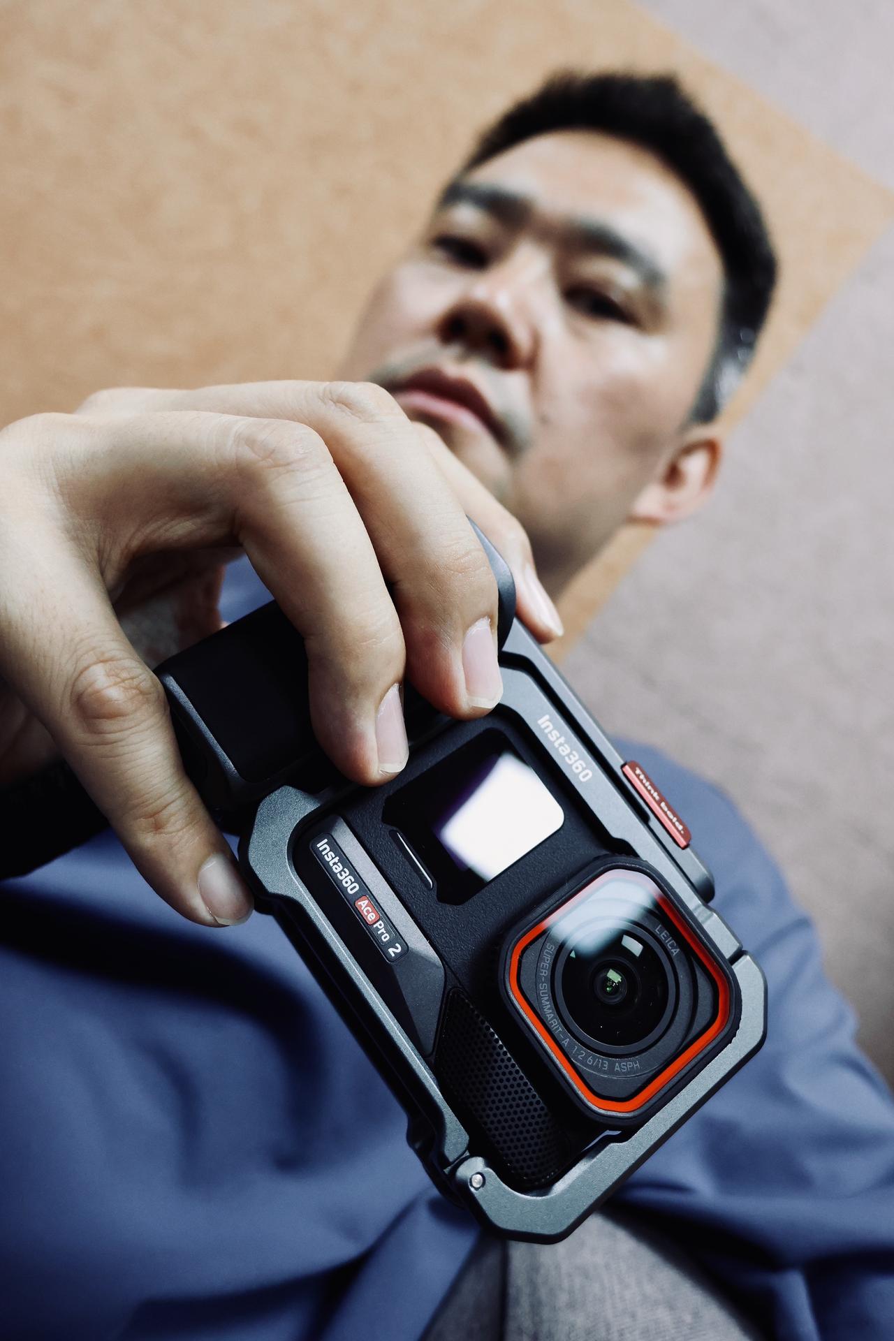 还得是带手柄有感觉～Insta360AcePro2街拍套装，8K我确实用的