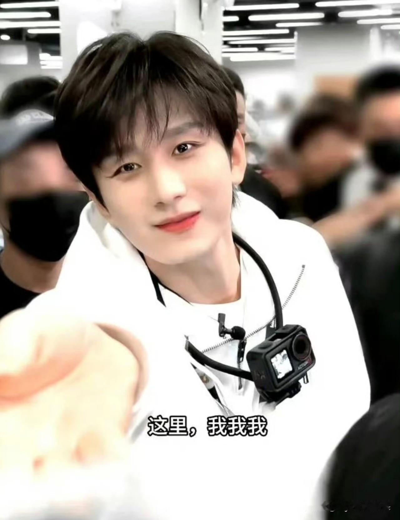 真的要被成毅笑亖了，《赴山海》扫楼之前，他跟大家说我们都是拍武打戏的，这次扫楼就