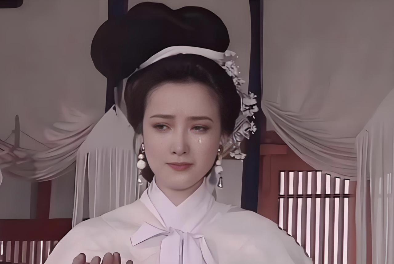 和小区一位阿姨（与何晴同辈）聊起“何晴之死”，才知道我们这一代和他们那一代人对同