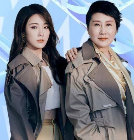 2019年，《老酒馆》筹拍，凯丽告诉导演刘江：请务必给我女儿在里面安排个角色，陈
