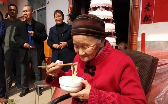 为什么不能随便过寿？“寿有三不过，后代福气多”。三不过指什么？ 在中国的寿文