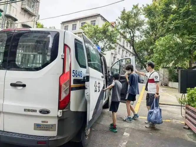 2026年8月2日，广州市荔湾区多宝街道御景社区网格员日常巡查中，发现两名来自贵
