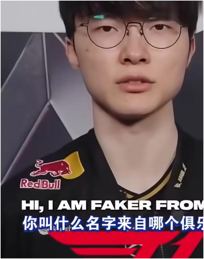 Faker在快问快答里可太绝了！当记者问他在结婚和职业生涯第六冠中选一个，他毫不